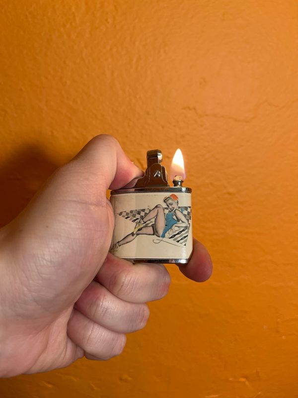 Vintage Pinup Girls Lighter