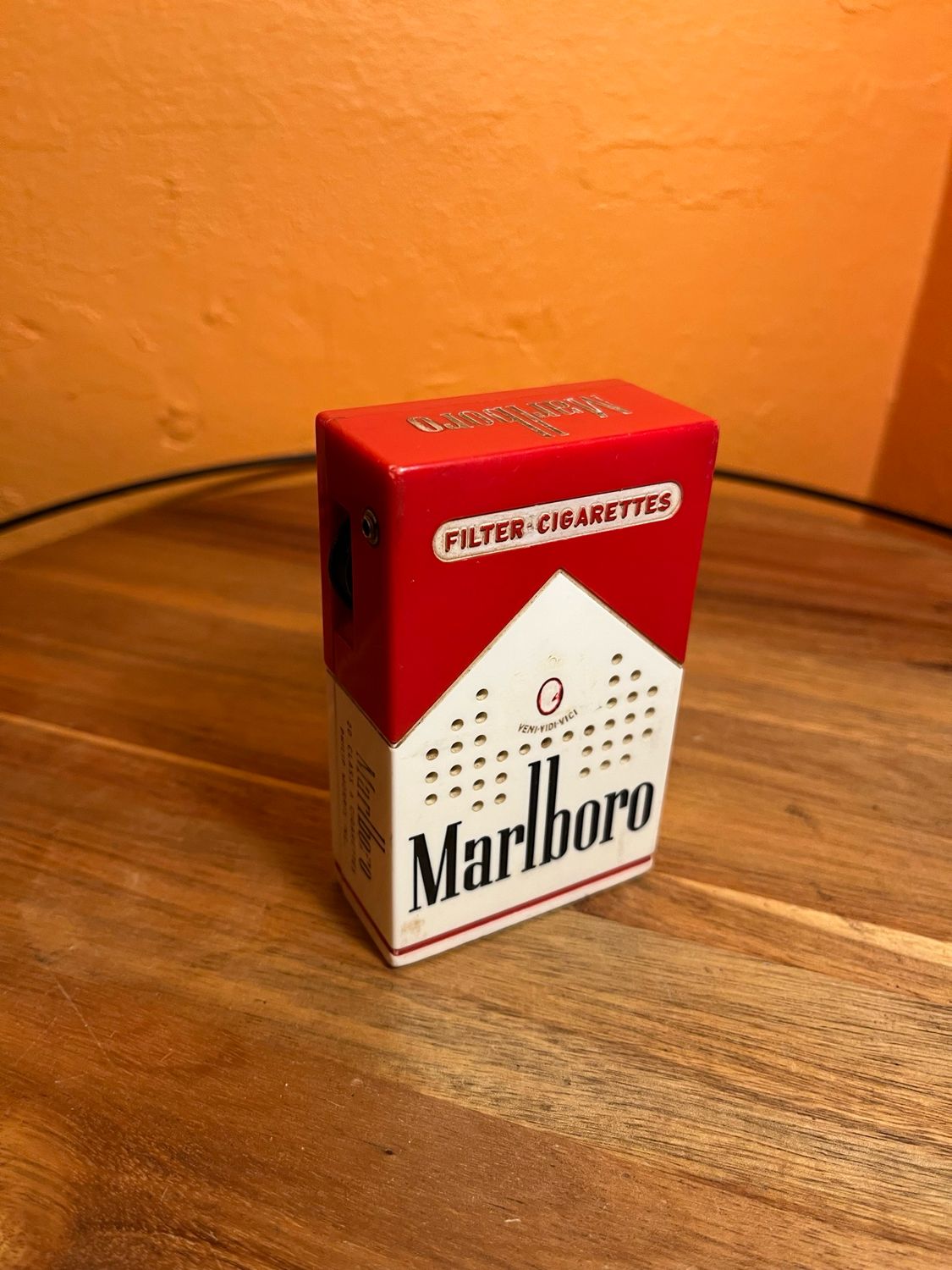 Marlboro Cigarettes AM Transistor Radio