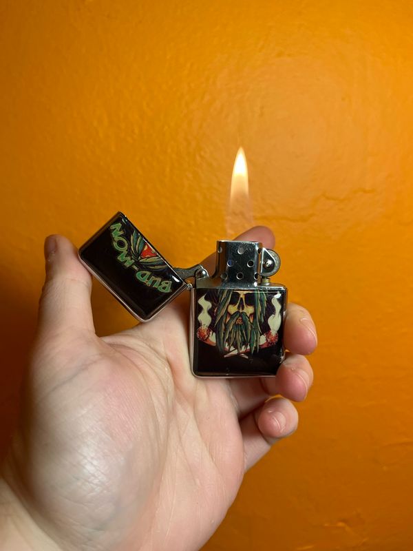 Bud-Mon Flip Top Lighter