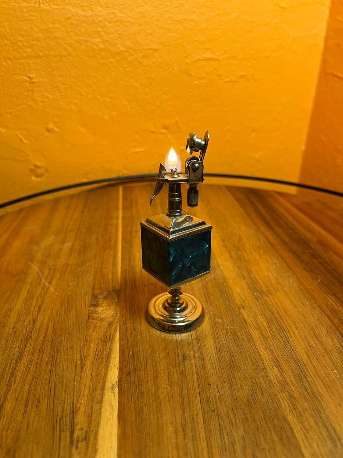 Blue Cracked Ice Trigger Press Table Lighter