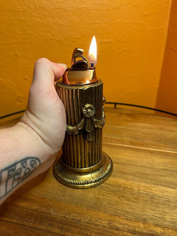 Garland Column Table Lighter