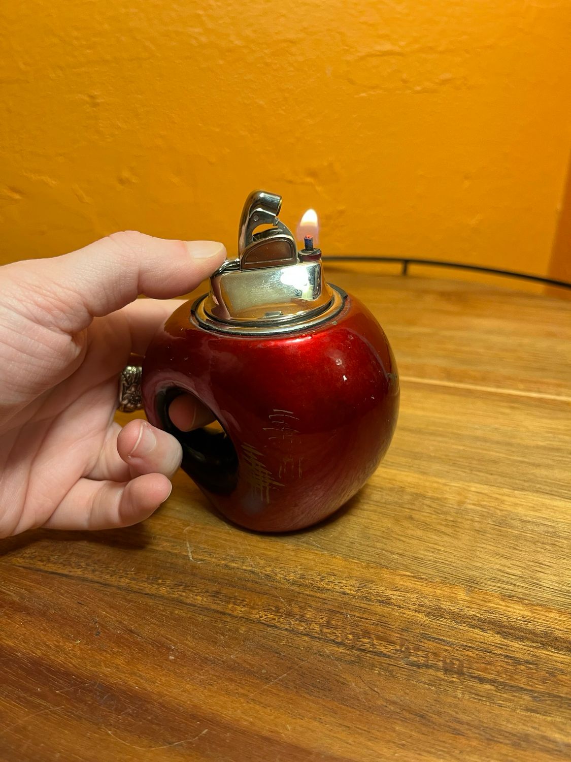 Faded Paint Red Japanese Table Lighter