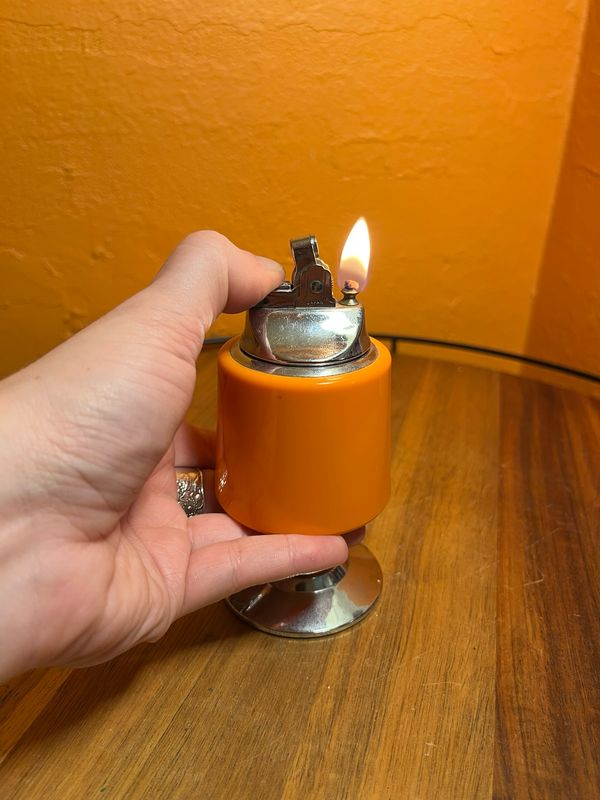 Minxy Retro Orange Table Lighter