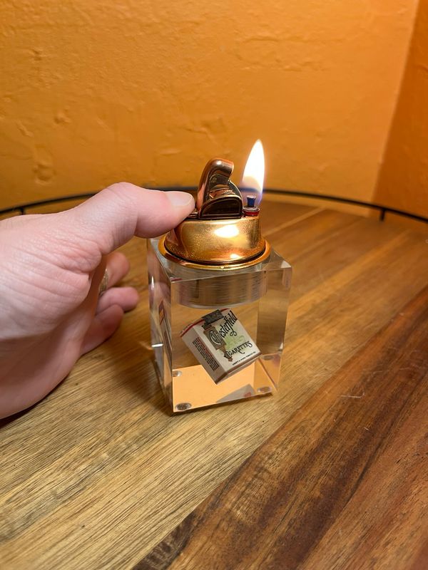 Chesterfield Cigarettes Floating Carton Lucite Table Lighter