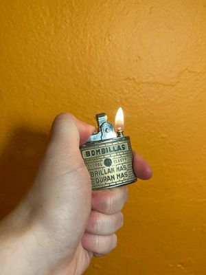 Bombillas Lightbulbs General Electric Spanish Language Lighter