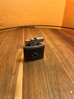Missing Lens Peep Show Lighter
