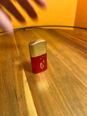 Red &amp; Gold East Asian Nautical Scene Capsule Lighter