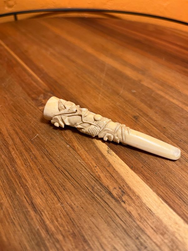 Carved Asian Loong Dragon Cigarette Holder