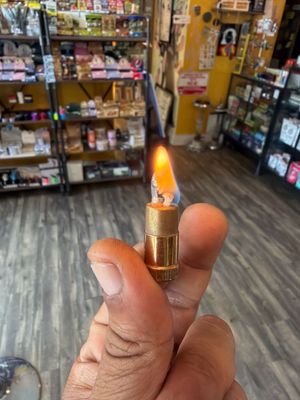 Pee Wee “the Worlds Smallest Lighter”