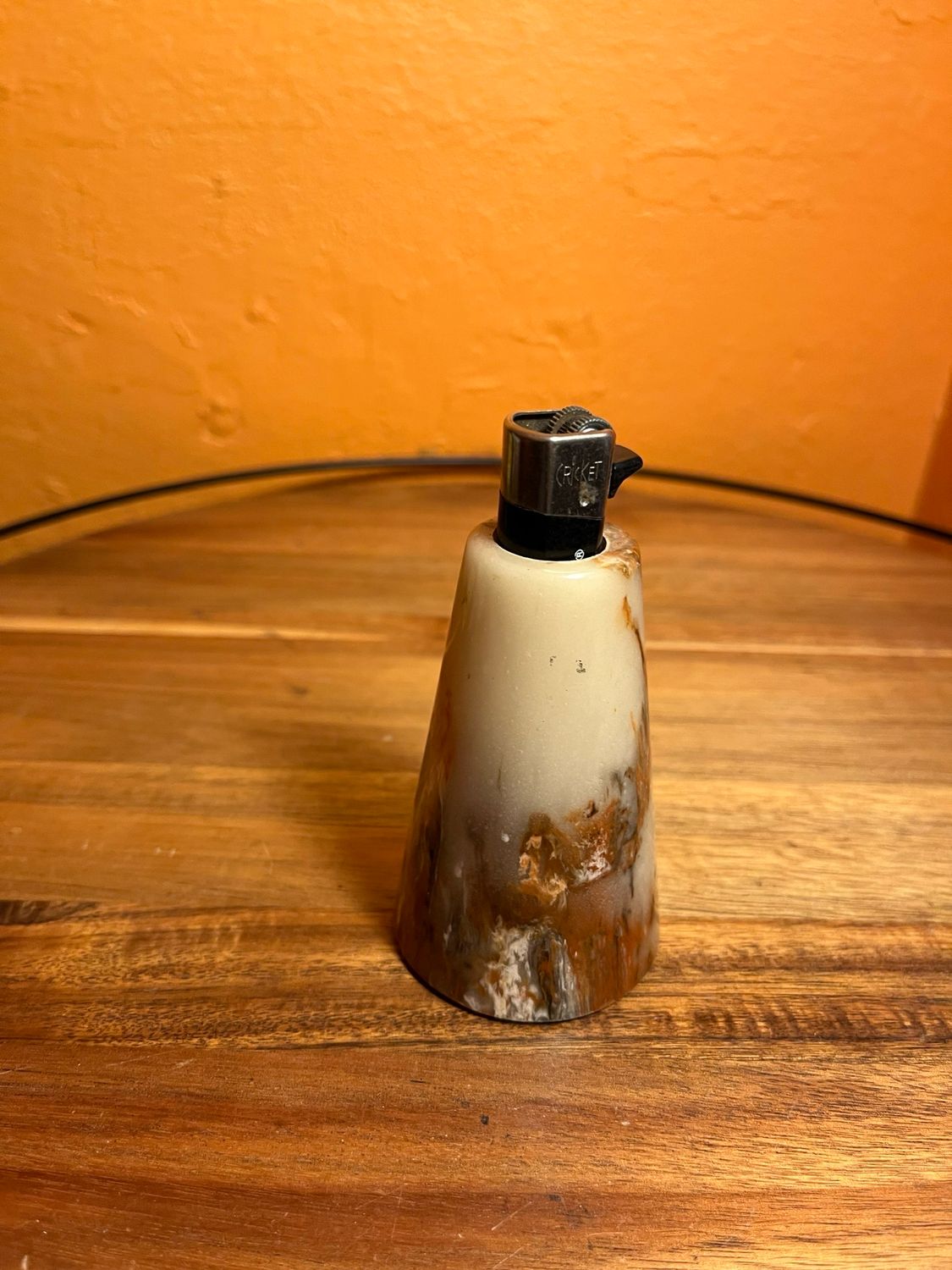 Imitation Stone Cricket Disposable Lighter Holder Table Lighter Base