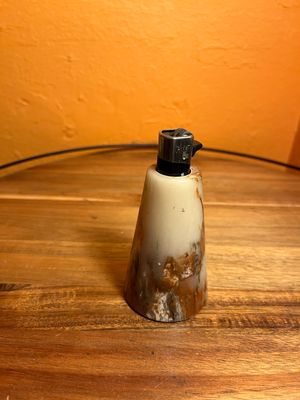 Imitation Stone Cricket Disposable Lighter Holder Table Lighter Base