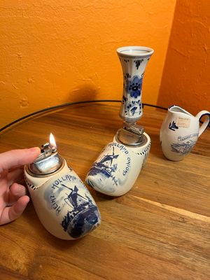 Delft Holland &amp; Meramec Caverns Blue &amp; White Ceramic Table Lighters Vase Ashtray Set
