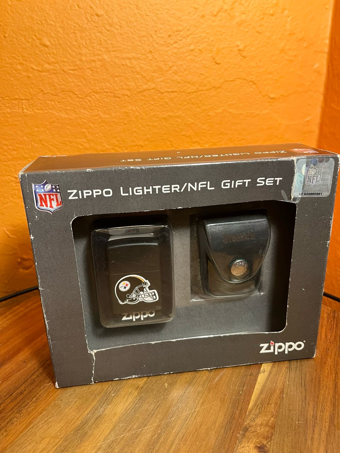 Steelers NFL Zippo Lighter Gift Set