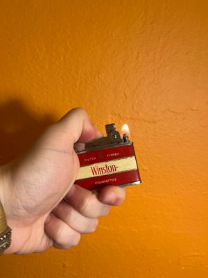 Winston Flat Lighter