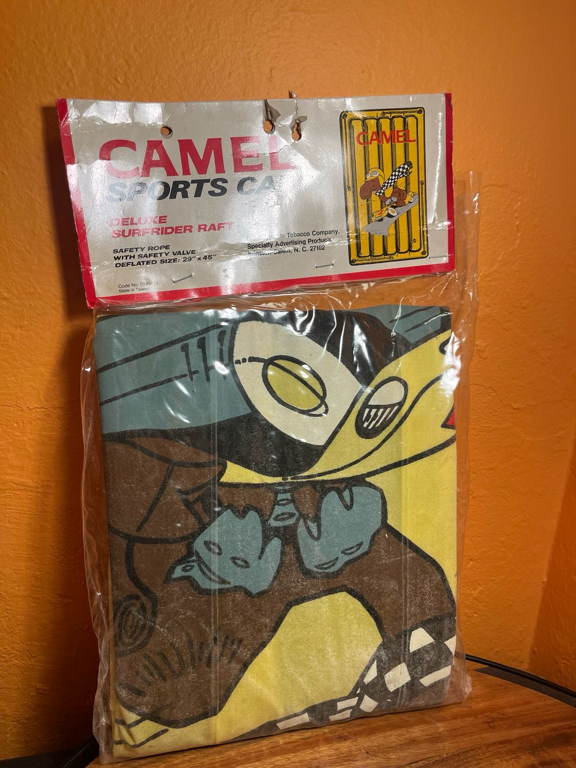 Camel Sports Car Deluxe Surfrider Raft