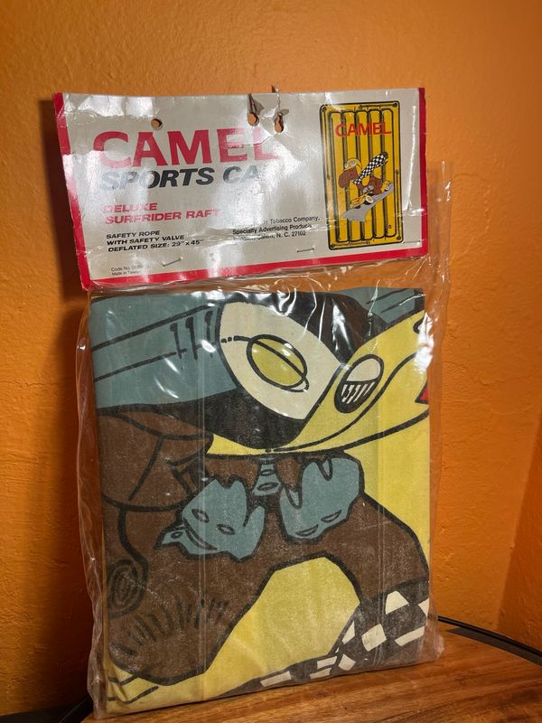 Camel Sports Car Deluxe Surfrider Raft