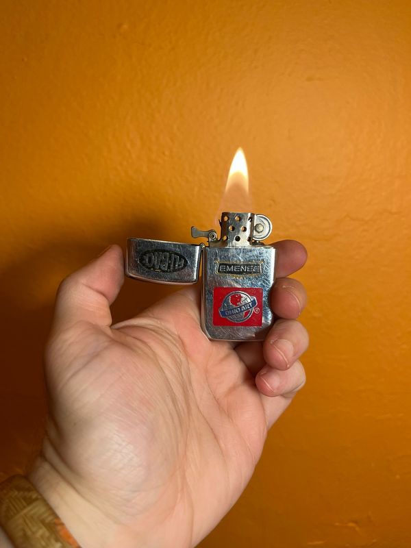 1974 Fli-Back Emenee Ohio Art Zippo Slim Lighter