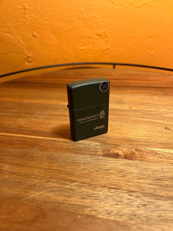 2000 Tread Lightly Jeep Sealed Unstruck Zippo Lighter