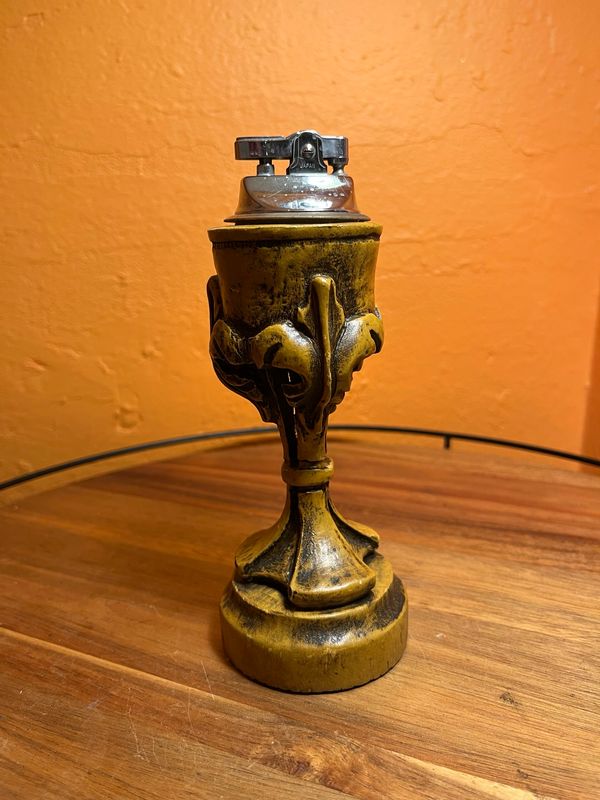Resin Fleur De Lis Table Lighter