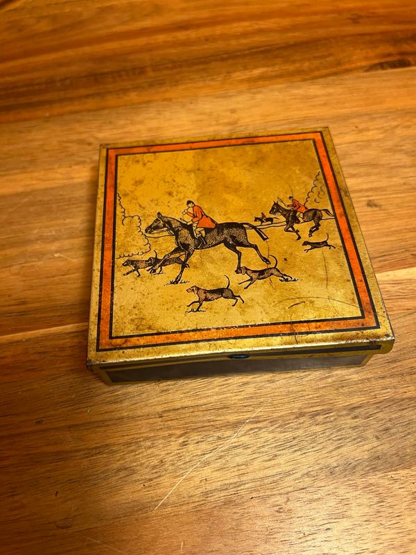 Fox Hunt Cigarette Tin