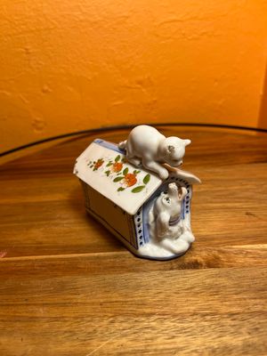 Damaged Cat On Doghouse Ceramic Matchbox