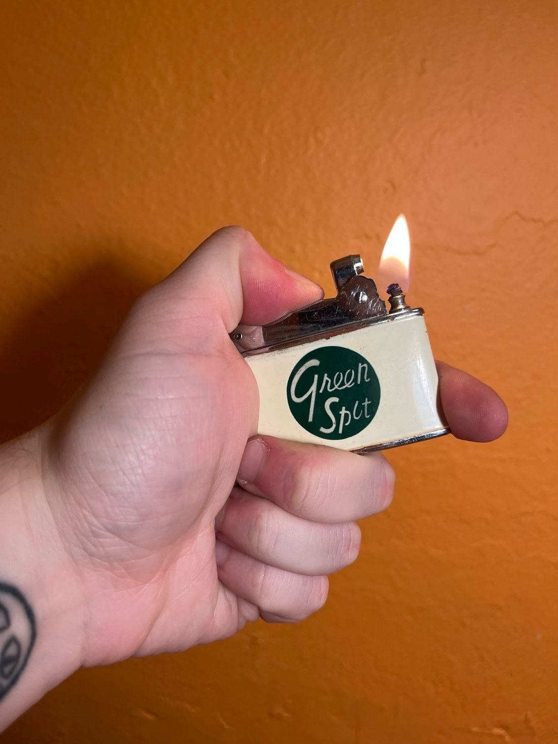Green Spot Flat Lighter