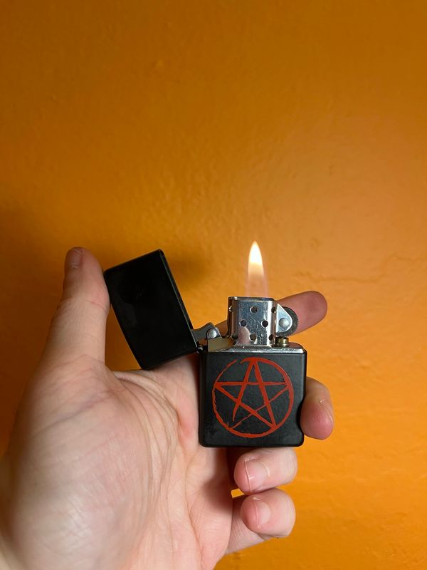 2009 Red Pentagram Matte Black Zippo Lighter