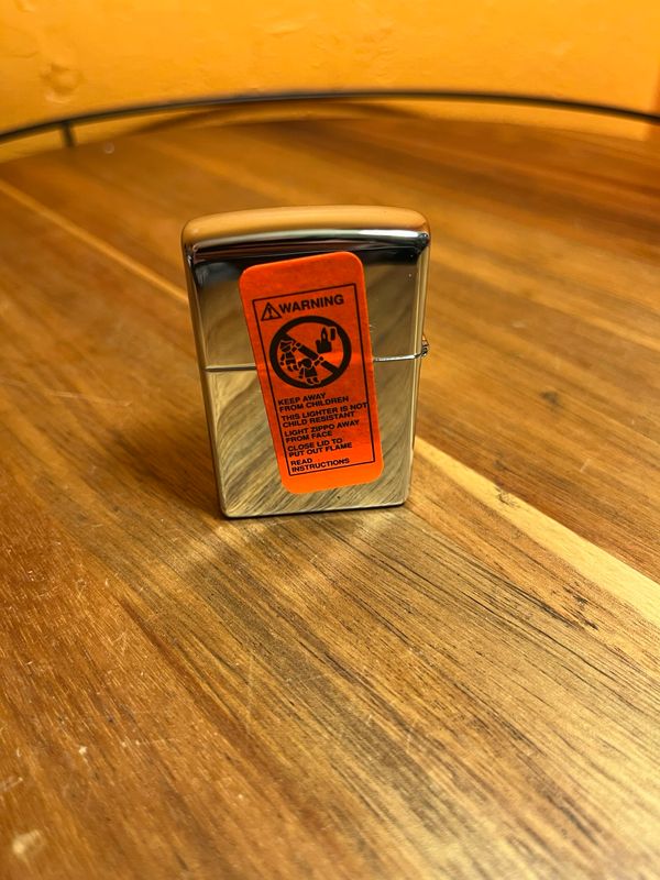2000 Mirrored Repeating Knot Design Sealed Unstruck Zippo Lighter