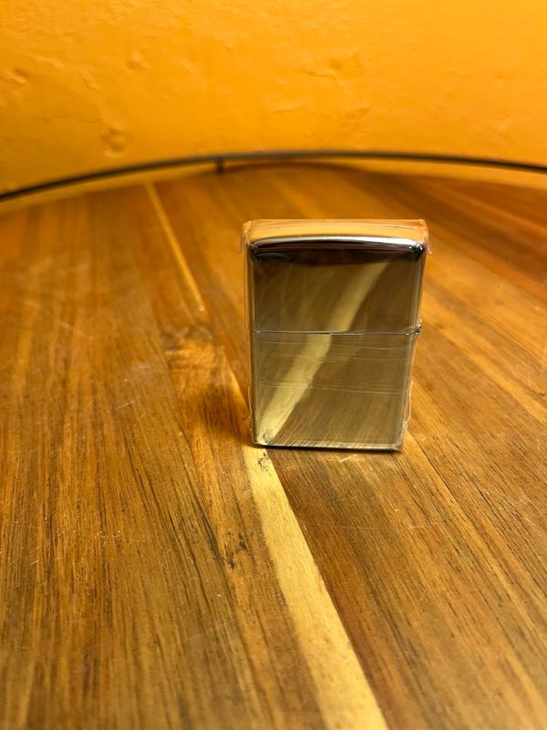 1999 Camel Circle Mirrored Sealed Unstruck Zippo Lighter