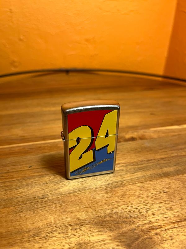 2004 Jeff Gordon 24 NASCAR Sealed Unstruck Zippo Lighter
