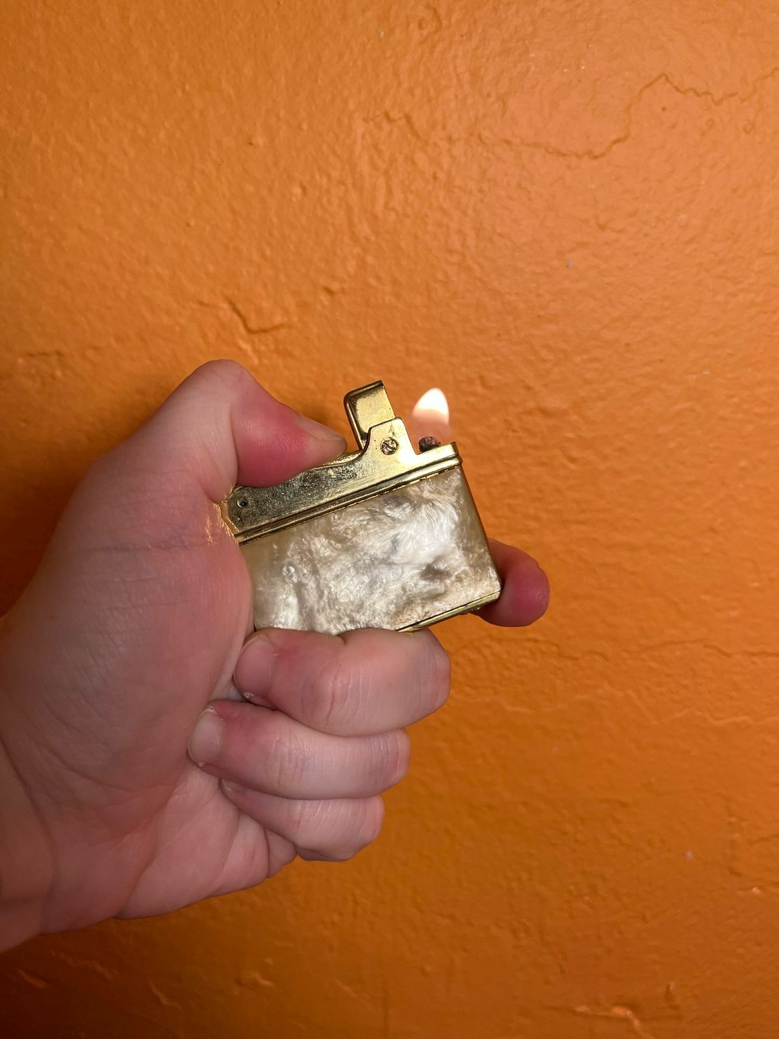 Imitation Mother Of Pearl Flat Lighter