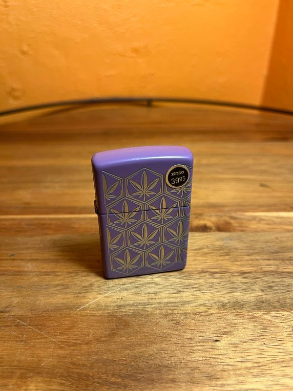 2025 Purple Pot Leaf Pattern Sealed Unstruck Zippo Lighter