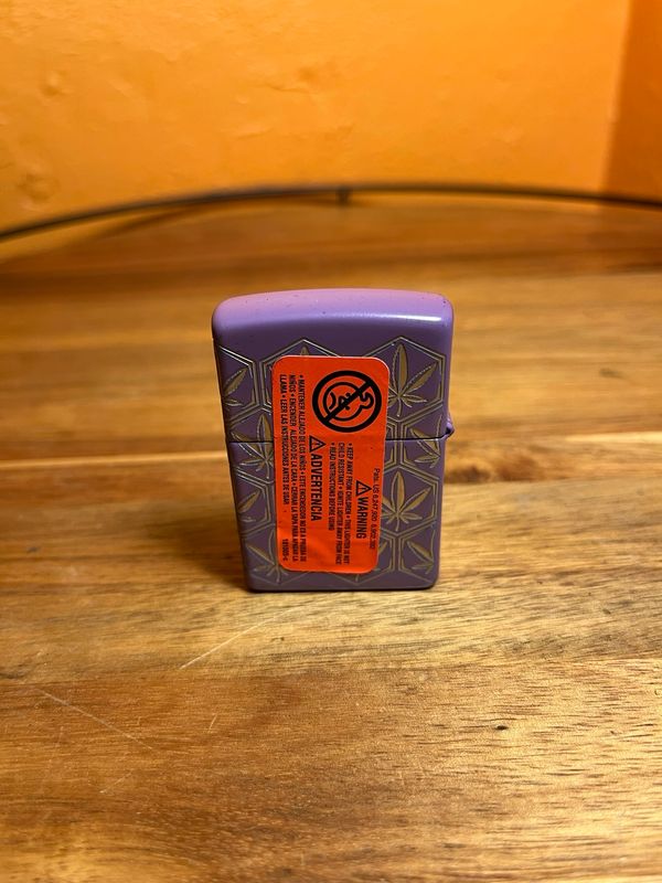 2025 Purple Pot Leaf Pattern Sealed Unstruck Zippo Lighter