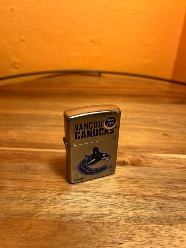 2020 Vancouver Canucks NHL Sealed Unstruck Zippo Lighter