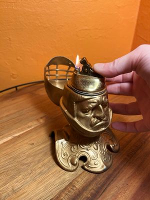 Golden Knight Head Table Lighter