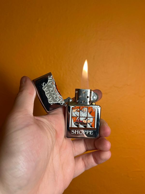 2001 Santa’s Chocolate Shoppe Zippo Lighter