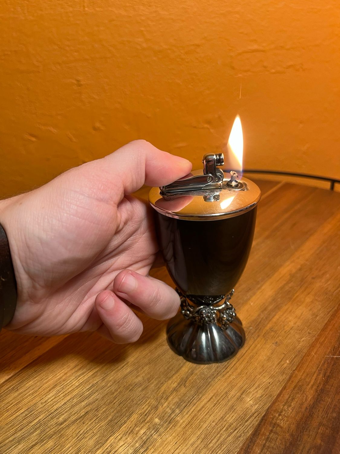 Colibri By Kreisler Black Grape Goblet Table Lighter