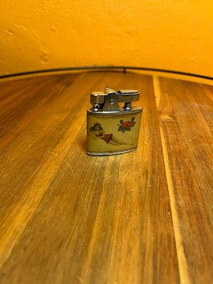 Willow Brand Pinup Roses Lighter