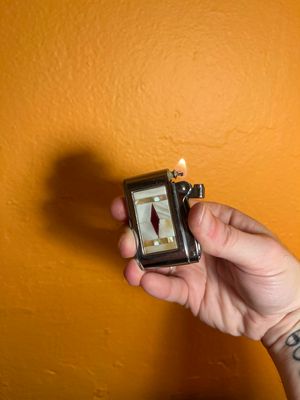 Finnicky Mother Of Pearl Red Diamond Flat Lighter