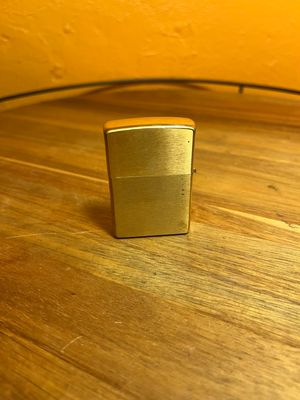 2000 Z 535 Camel Pleasure To Burn Fishnet Temptress Brass Zippo Lighter