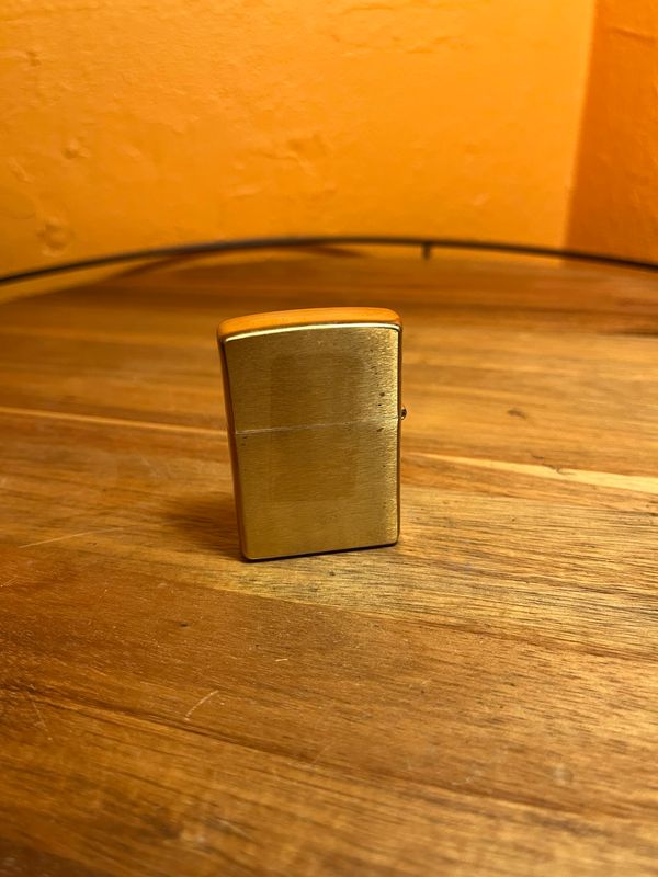 2000 Z 530 Pleasure To Burn Brass Cigarette Girl Camel Zippo Lighter