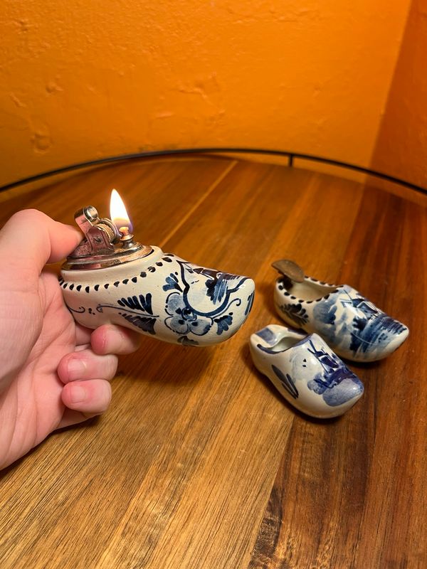 Delft Holland Clogs Souvenir Table Lighter Ashtray Set