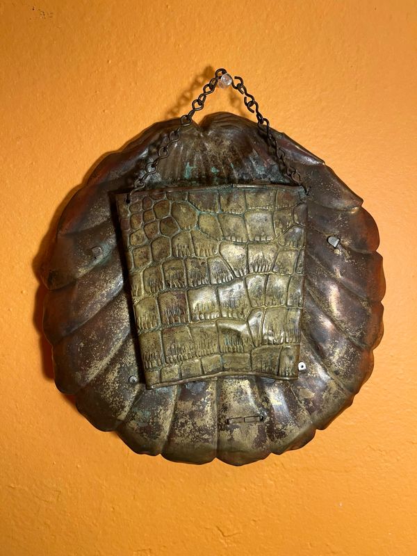Gauntlets Hanging Match Holder