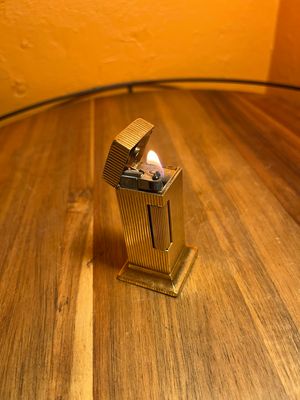 Dunhill Golden Side Strike Table Lighter