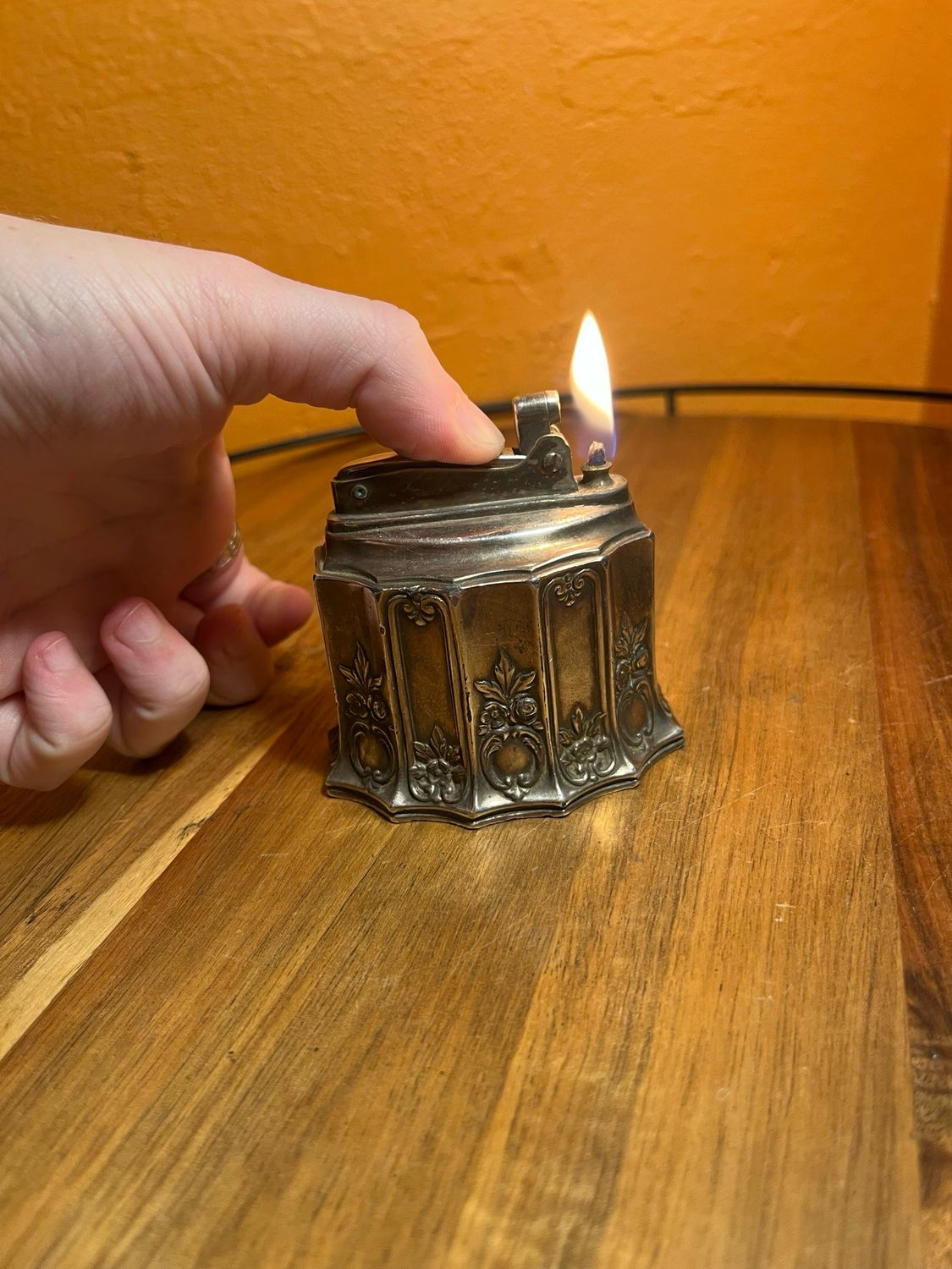 Ronson Colonial Table Lighter
