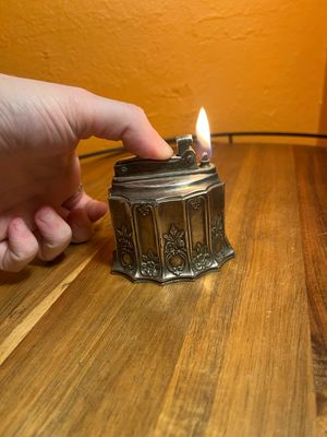 Ronson Colonial Table Lighter