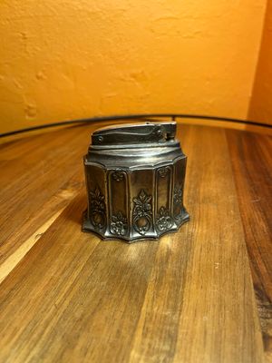 Ronson Colonial Table Lighter