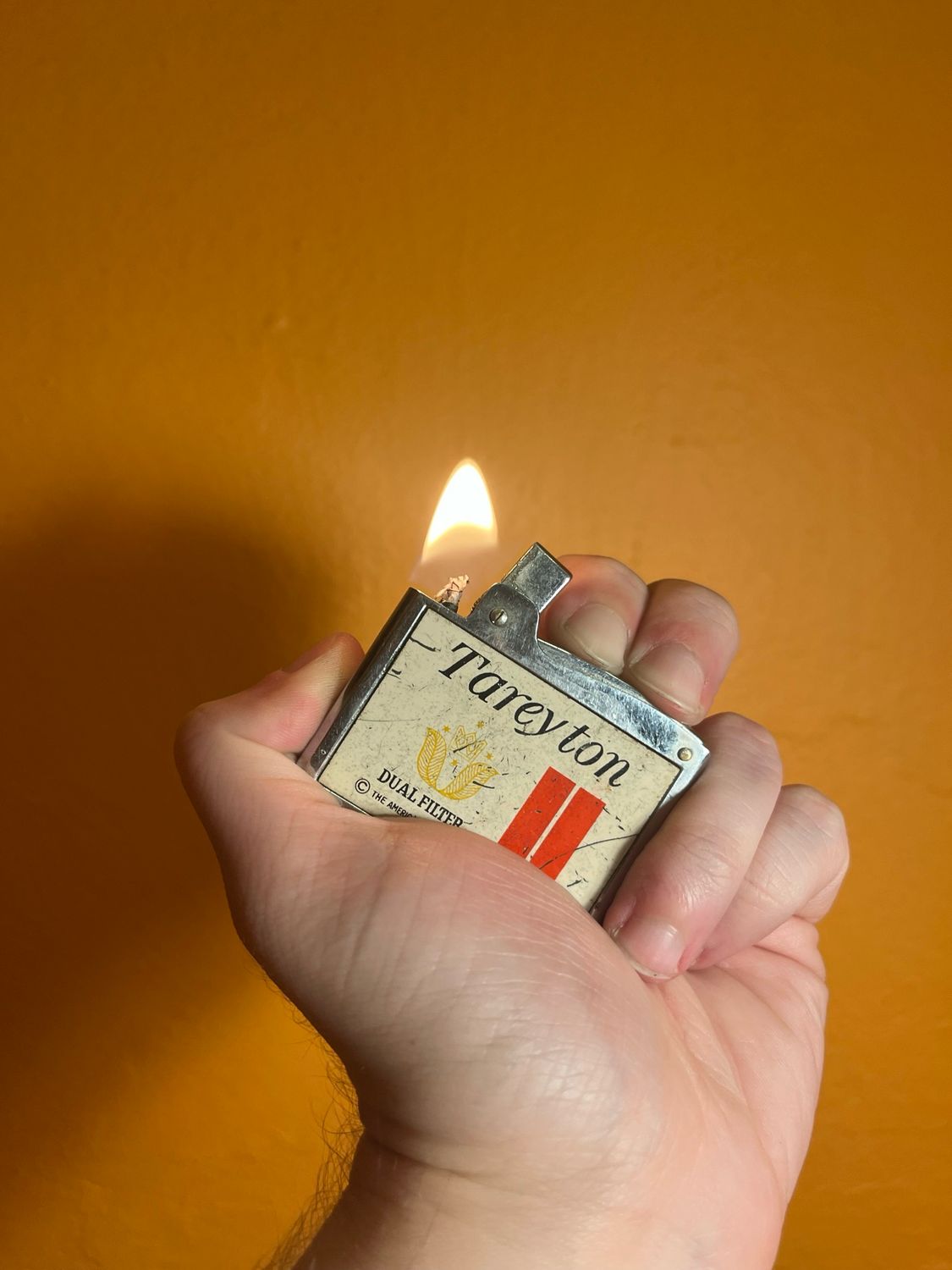 Tareyton Flat Lighter