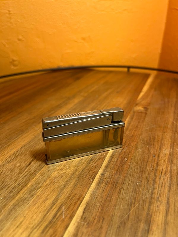 Clear Tank Flat Lighter