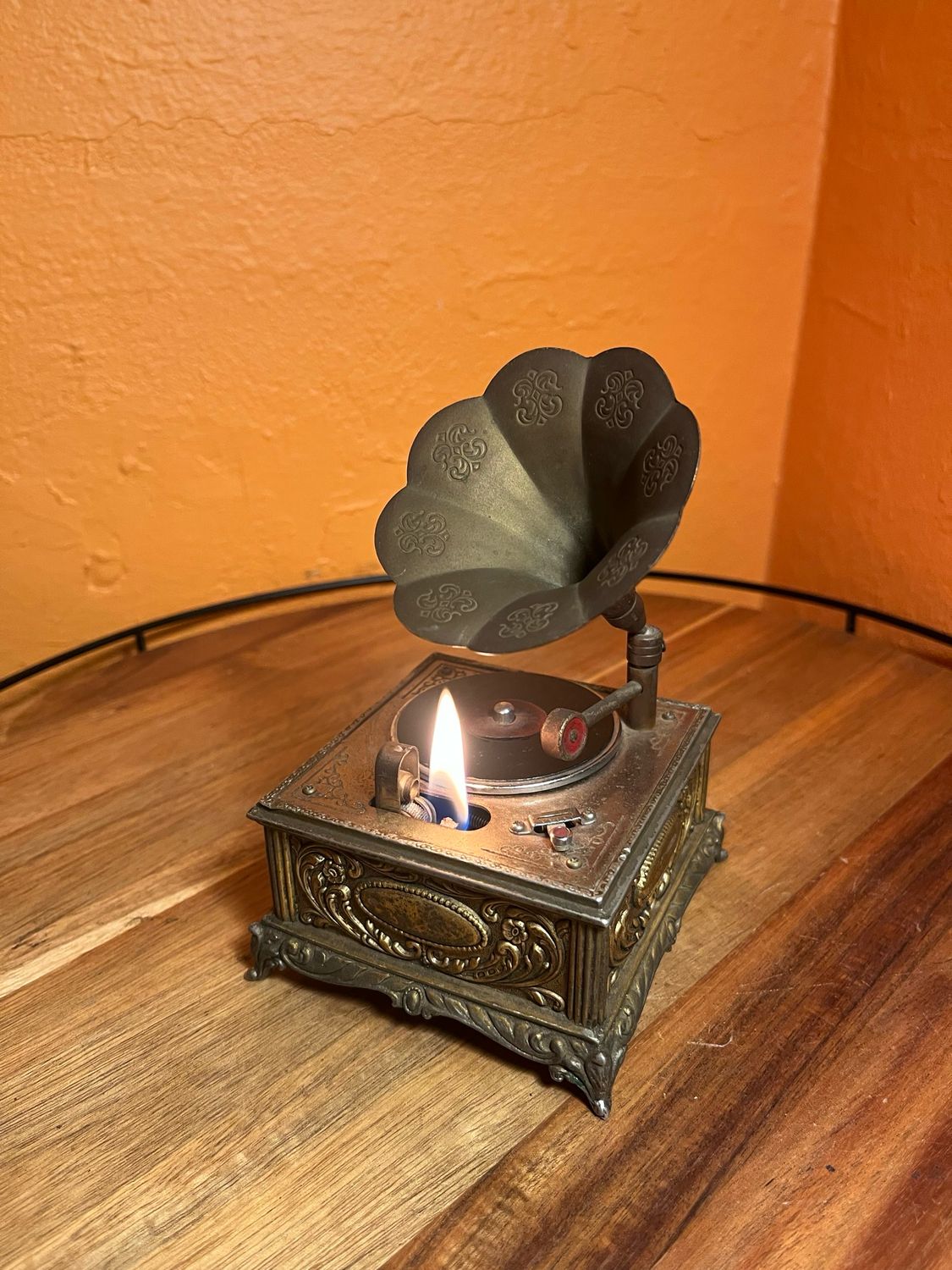 Gramophone Vinyl Player Musical Table Lighter